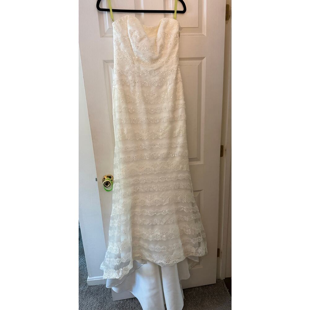 Davids Bridal Lace Wedding Dress/Gown Size 6